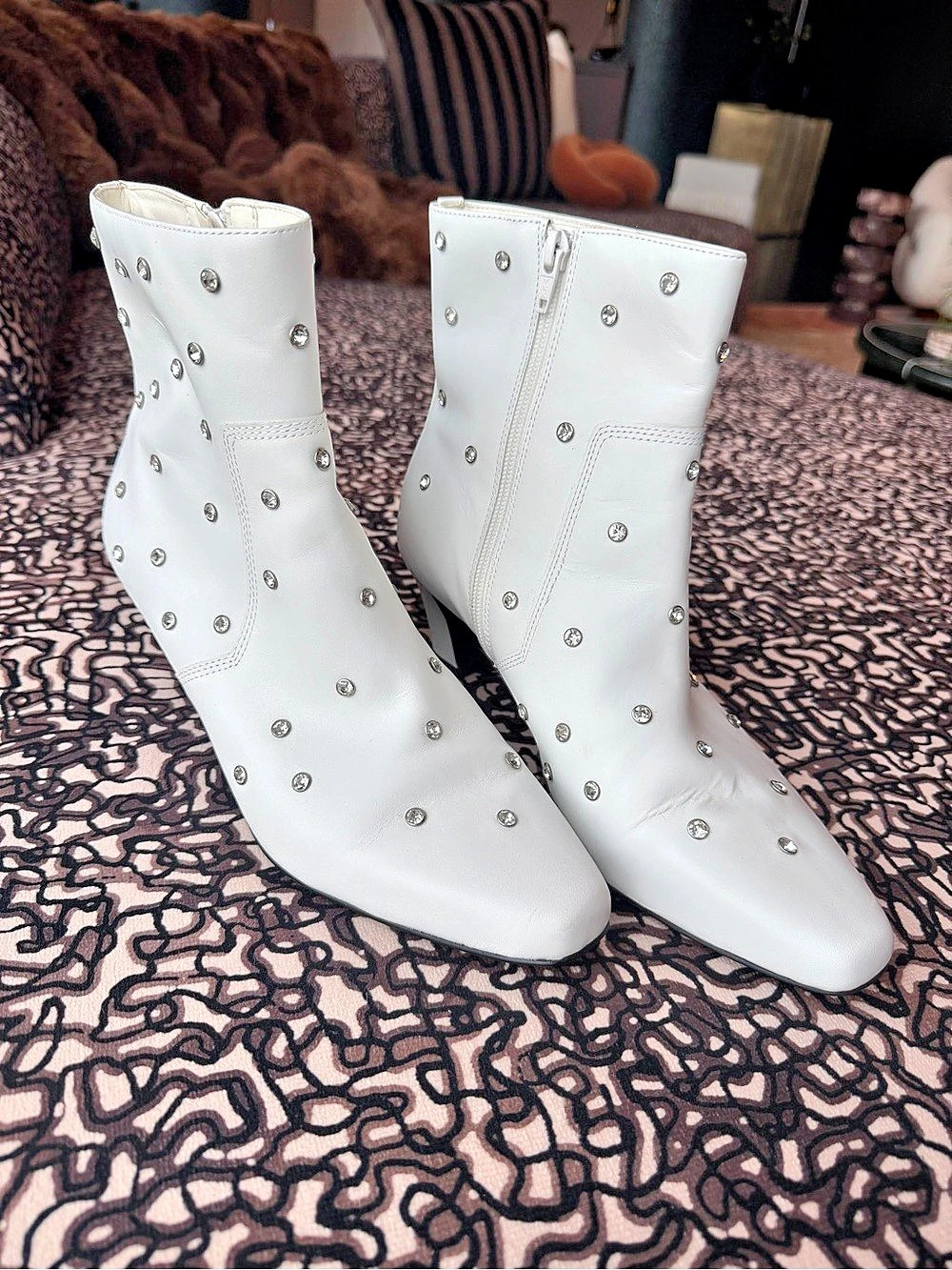 Gianni Bini White Leather Rhinestone Crystal Ankle Boots Size 10